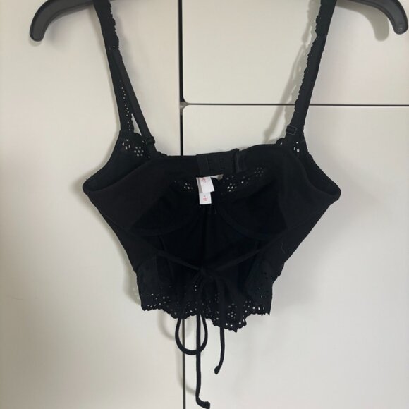 Colsie Black Corset Tie Back Eyelet Top Size Small - Picture 4 of 4